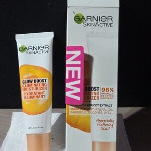 Garnier SkinActive Glow Boost Moisturizer with Apricot